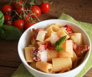 Pasta with Italian Sausage and Fresh Tomatoes