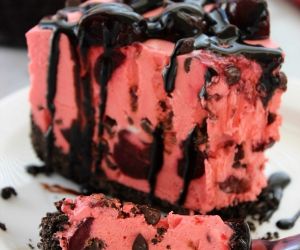 No Bake Cherry Chocolate Chip Cheesecake