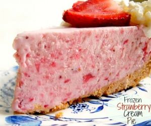 Frozen Strawberry Cream Pie