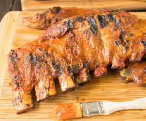 Grilled barbecue spare ribs