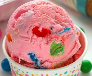 No Churn Bubblegum Ice Cream