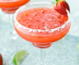 EASY FRESH STRAWBERRY MARGARITA