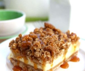 Caramel Apple Cheesecake Bars