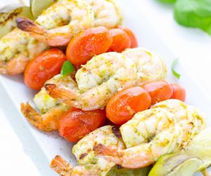 EASY PESTO SHRIMP SKEWERS ON THE GRILL