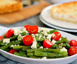 Roasted Garlic Green Bean Salad