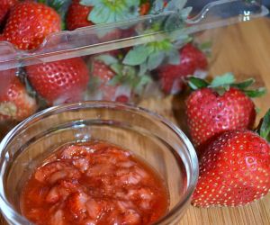 3 Step 2 Ingredient Homemade Strawberry Sauce