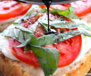 Caprese Garlic Bread