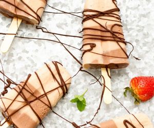 CHOCOLATE STRAWBERRY BANANA PEANUT BUTTER POPSICLES