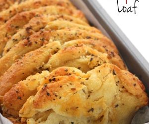 Easy Garlic and Herb Pull-Apart Loaf