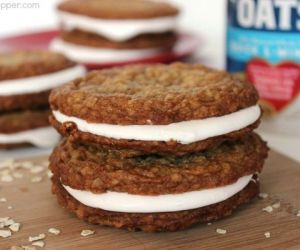 Oatmeal Creme Pies