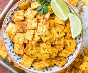 Mexican Spice Cheese Crackers