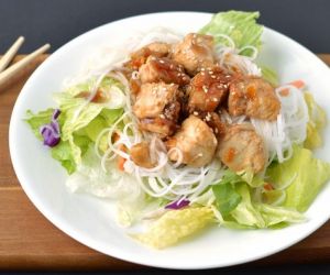 Orange sesame chicken salad