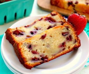 Strawberry Pound Cake