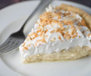 Old Fashioned Coconut Cream Pie