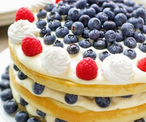 BLUEBERRIES AND BAVARIAN CREAM CAKE RECIPE