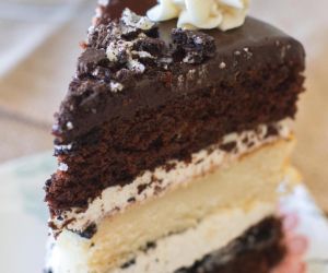 Cookies and Cream Oreo Cake