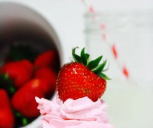 Easy Strawberry Fruit Dip