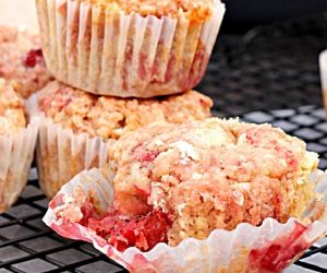 Strawberry Muffins with Almond Milk and Coconut Oil