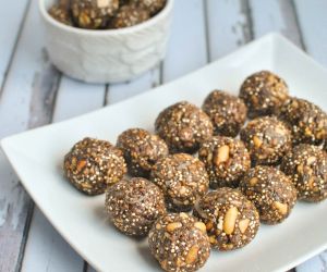 Dark Chocolate Peanut Butter Protein Bites with Toasted Quinoa