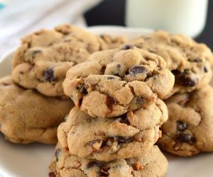 Chocolate toffee pecan cookies