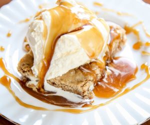 Copycat Maple Butter Applebees Blondie Recipe