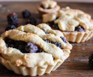 Fresh Blackberry Mini Pies