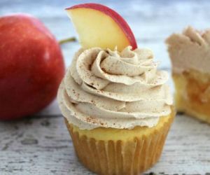 Apple Filled Cupcakes with Brown Sugar Cinnamon Buttercream Frosting