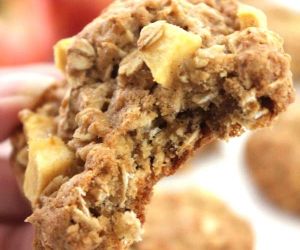 Apple Cinnamon Oatmeal Cookies