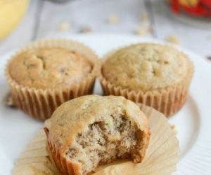 Sour Cream Banana Nut Muffins