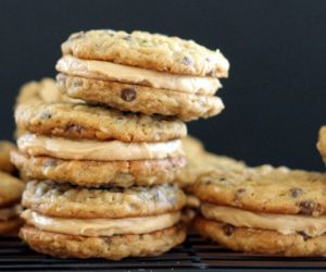 Peanut Butter Oatmeal Chocolate Chip Cookie Sandwiches