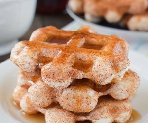 Easy Cinnamon Sugar Waffles