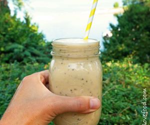 Peach Banana Chia Seed Smoothies