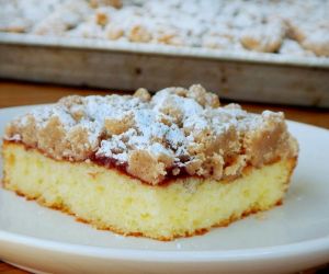 Raspberry Crumb Cake