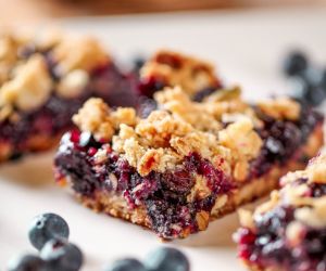 Blueberry Crumb Bars