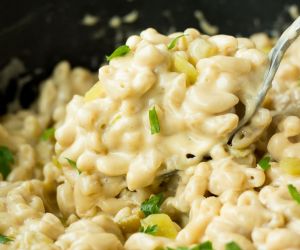 Easy One Pot Green Chile Macaroni and Cheese