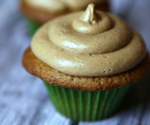 Caramel Apple Cupcakes