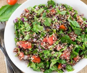 Tomato Spinach Quinoa Salad