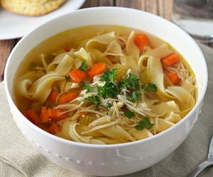 Easy slow cooker chicken soup
