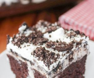 Oreo Poke Cake