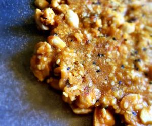 Indian Sesame Peanut Brittle (Sweet & Salty)