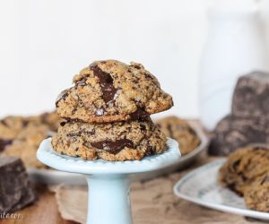 Paleo Chocolate Chip Cookies