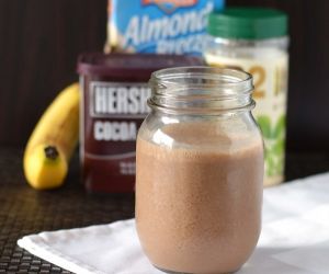 Healthy chocolate peanut butter shake