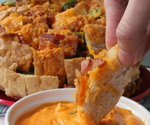 Cheddar Jalapeno Pull Apart Bread