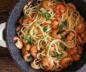 Pasta with shrimp