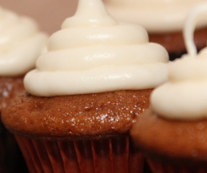 C ARROT CAKE CUPCAKES & CREAM CHEESE ICING RECIPE