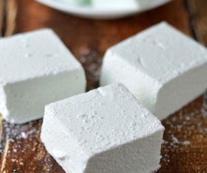 Homemade Mint Marshmallows