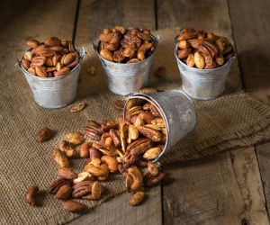 Autumn spiced nuts