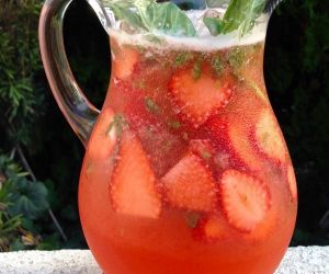 Strawberry Basil Lemonade Recipe