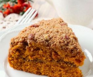 Pumpkin Streusel Coffee Cake