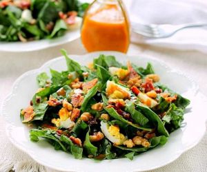 Spinach Salad with Dressing